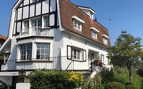 Villa Fernley